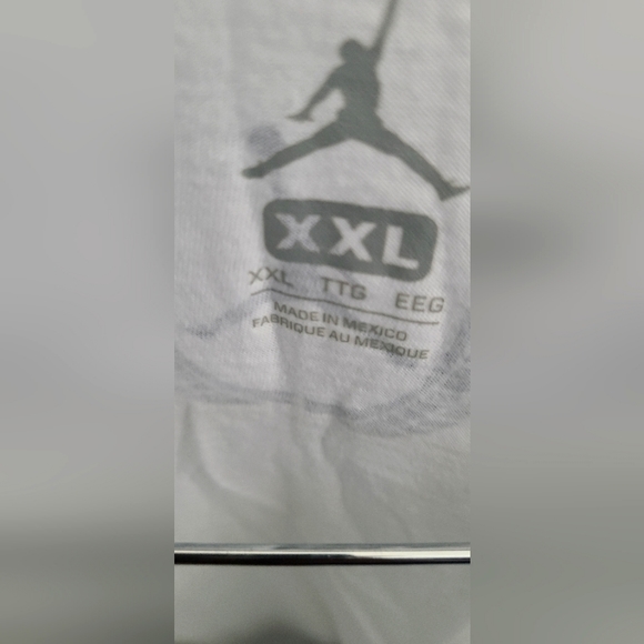 NEW White Jordan T-Shirt - Picture 2 of 4